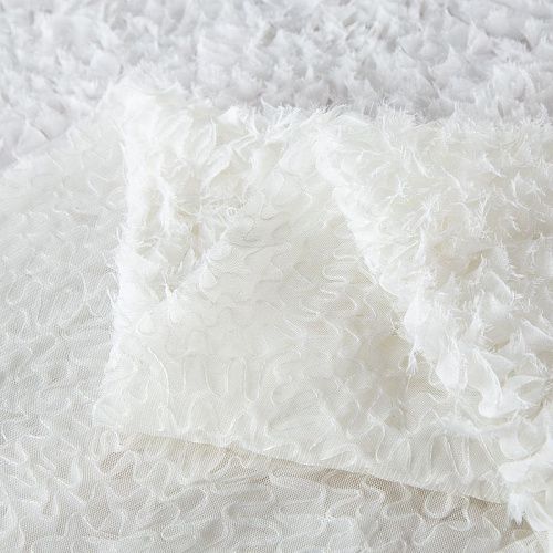 Сетка с объемной вышивкой 050-20041 молочный