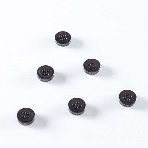 Пуговица с проколами 11 мм пластик 497122 черный